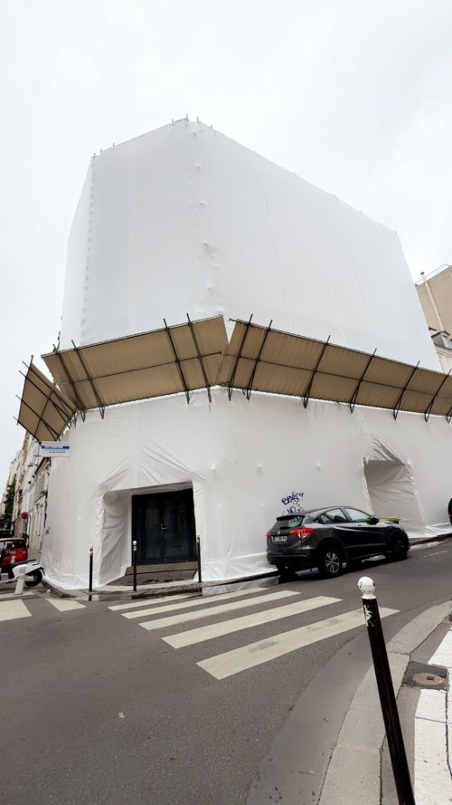 Chantier de désamiantage sur façade à Paris (75)