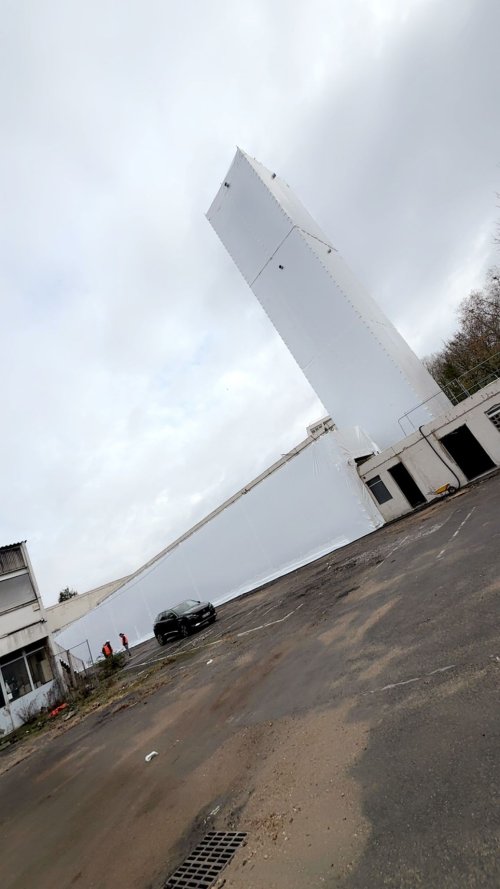 Chantier de désamiantage à Coulommiers (77) : confinement sécurisé par bâche thermoplastique